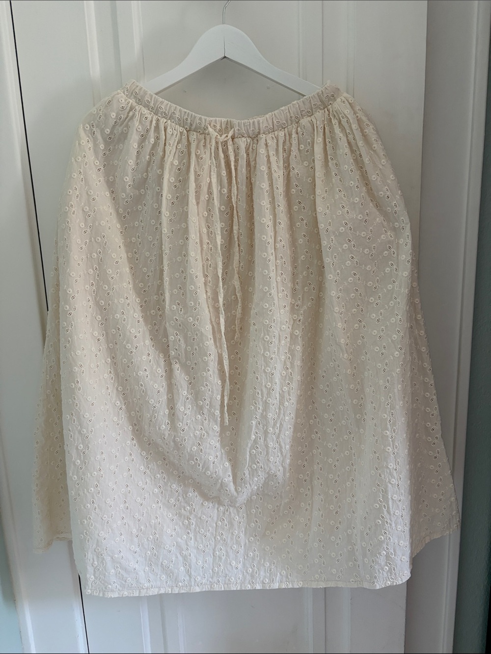 Neuflora • Cream Cotton Eyelet Midi Skirt (Size S)